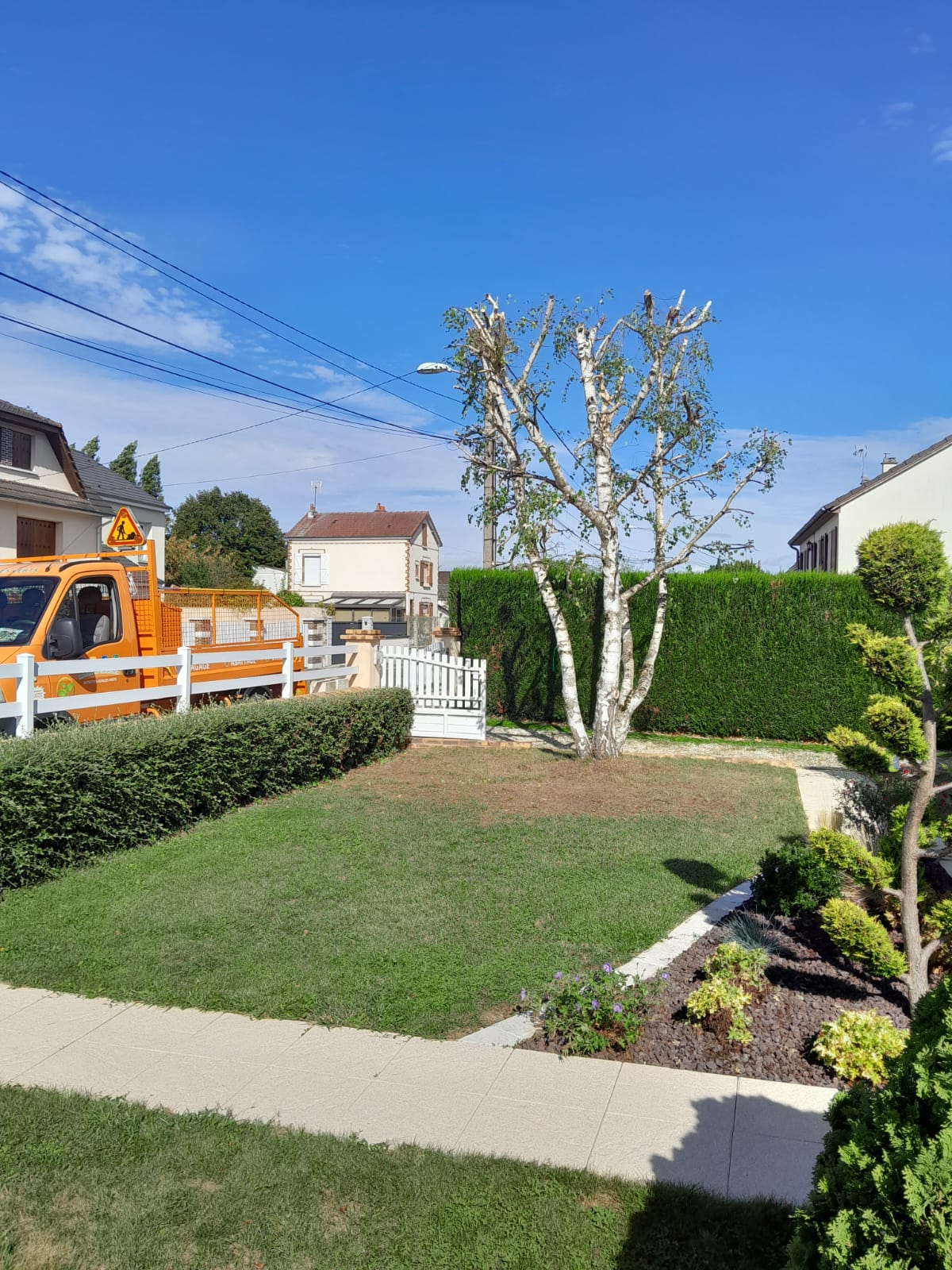 Intervention entreprise RD Élagage 28 entretien de jardin complet chez un particulier